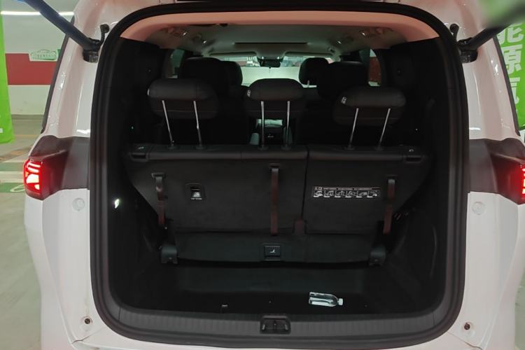 Used BYD M9 2025 1060 Navigation Edition Trunk