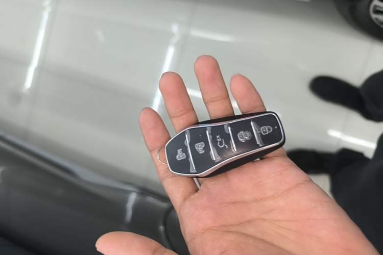 Used BYD M9 2025 1060 Navigation Edition Vehicle Key