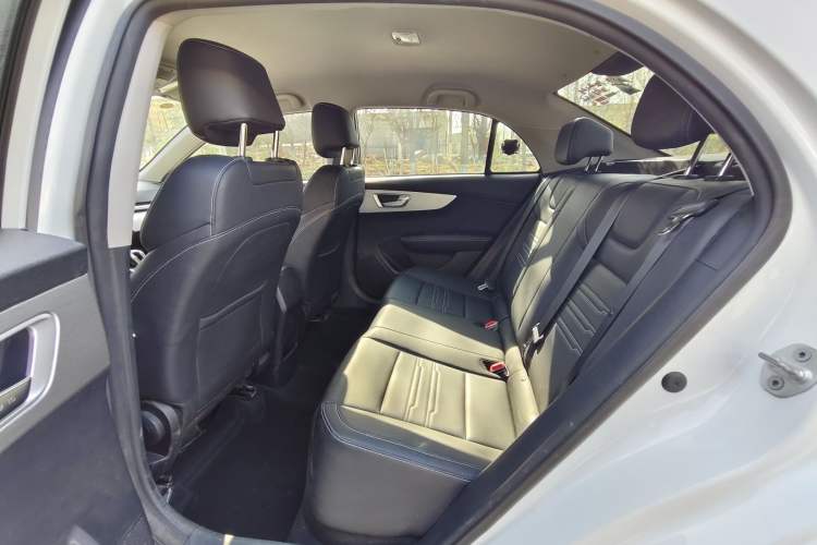 Used BYD Qin 2019 1.5L Automatic Luxury Model Interior 3