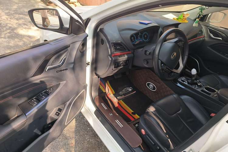 Used BYD Qin 2014 1.5T Flagship Model Driver Seat