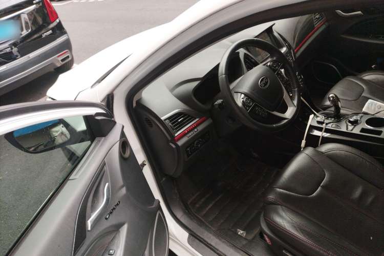 Used BYD Qin 2014 1.5T Cool Black Knight Flagship Model Driver Seat