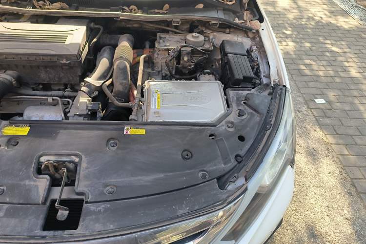 Used BYD Qin 2014 1.5T Flagship Model Engine Bay Left