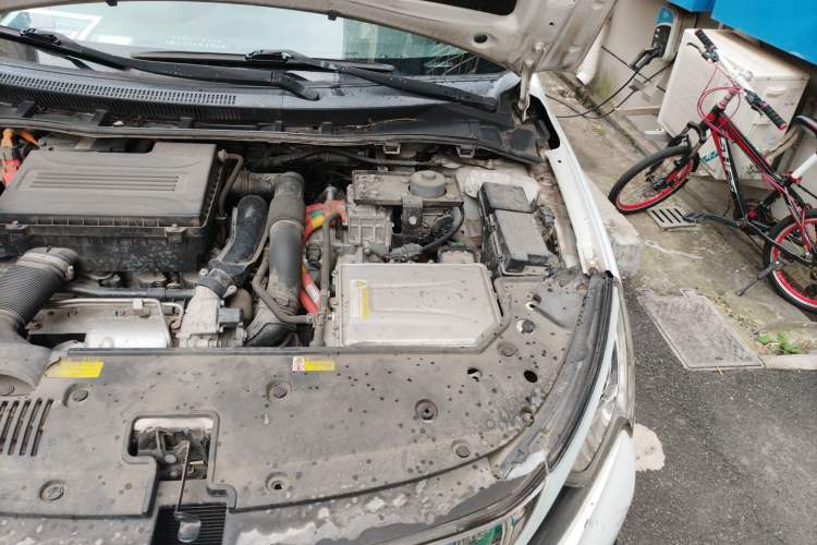 Used BYD Qin 2014 1.5T Cool Black Knight Flagship Model Engine Bay Left