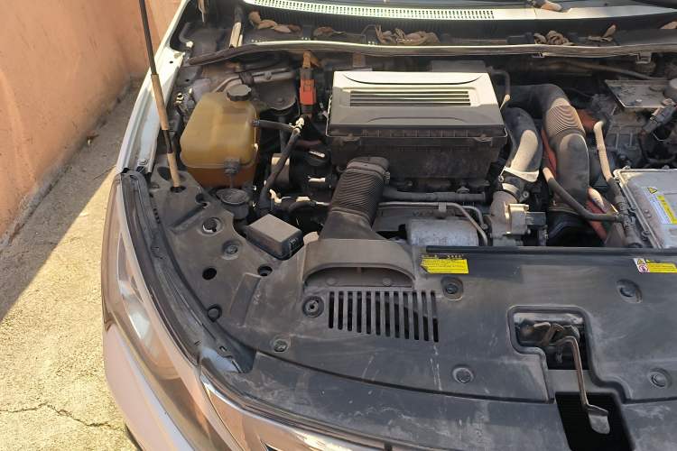 Used BYD Qin 2014 1.5T Flagship Model Engine Bay Right