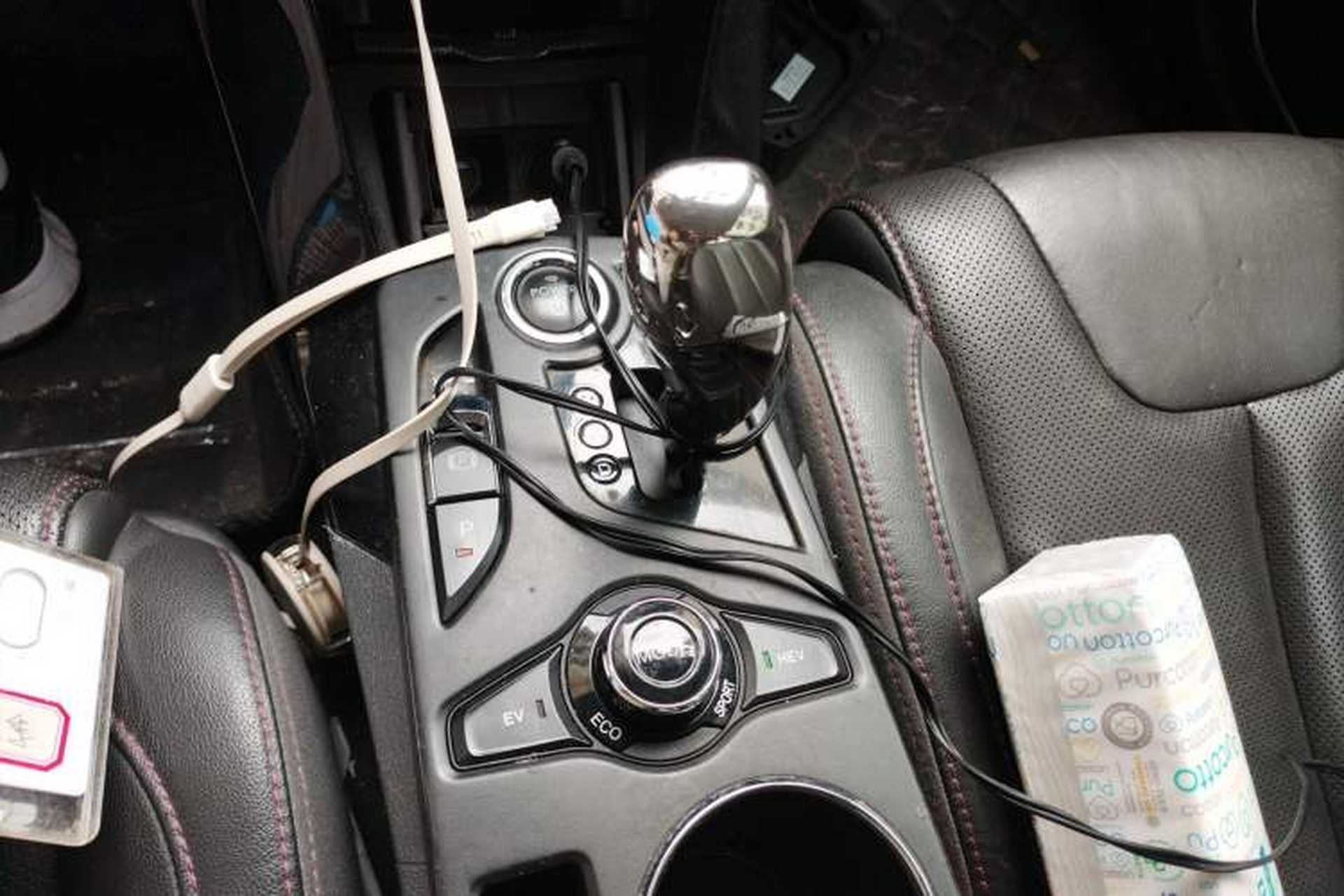 Used BYD Qin 2014 1.5T Cool Black Knight Flagship Model Gear Lever