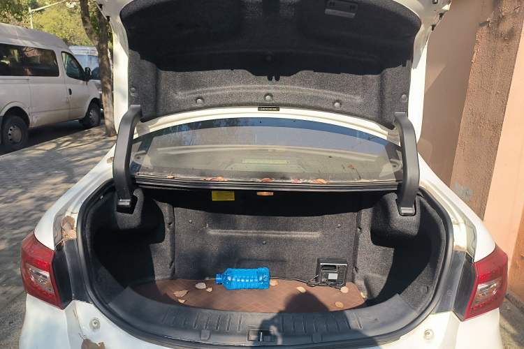Used BYD Qin 2014 1.5T Flagship Model Trunk