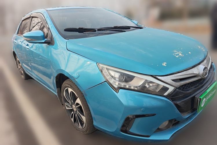 Used BYD Qin 2015 1.5T Dual-Crown Flagship Edition Front Right 45 Deg
