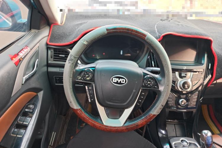 Used BYD Qin 2015 1.5T Dual-Crown Flagship Edition Steering Wheel