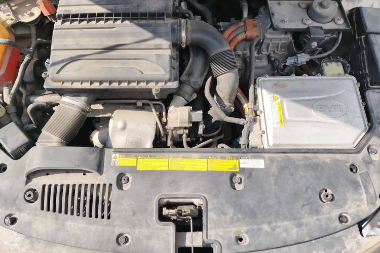 Used BYD Qin 2015 1.5T Dual-Crown Flagship Edition Engine Bay