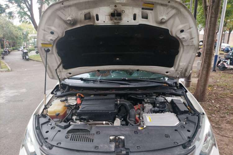 Used BYD Qin 2015 1.5T Dual-Crown Flagship Plus Edition Engine Bay
