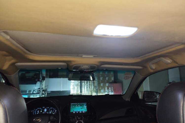 Used BYD Qin 2015 1.5T Dual-Crown Flagship Plus Edition Headliner