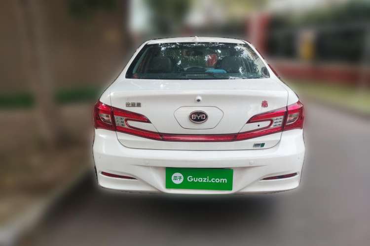 Used BYD Qin 2015 1.5T Dual-Crown Flagship Plus Edition Rear
