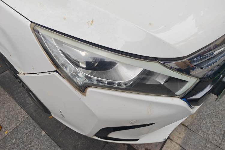 Used BYD Qin 2015 1.5T Dual-Crown Flagship Plus Edition Right Front Headlight