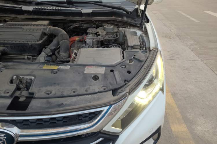 Used BYD Qin 2017 1.5T Luxury Model Engine Bay Left