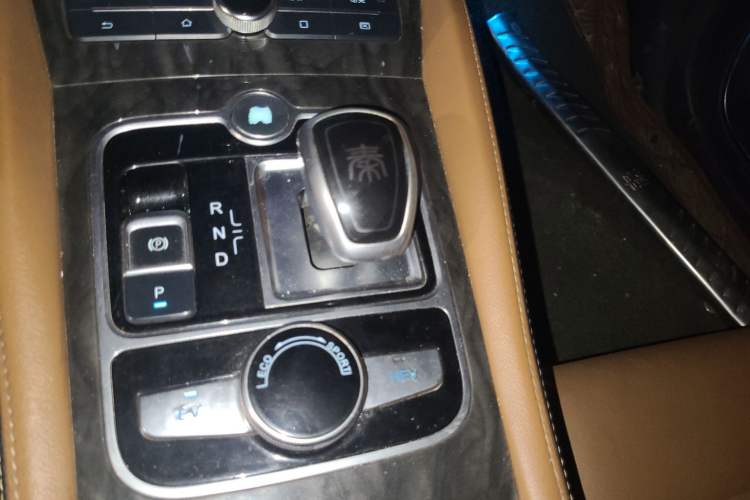 Used BYD Qin 2017 1.5T Luxury Model Gear Lever