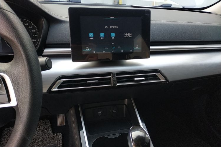 Used BYD Qin 2019 1.5L Automatic Luxury Model Audio And AC Panel