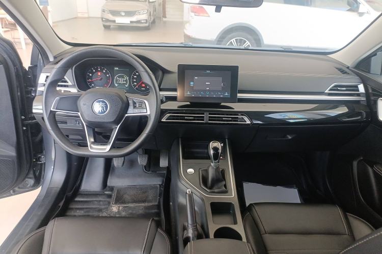 Used BYD Qin 2019 1.5L Manual Luxury Version Center Console