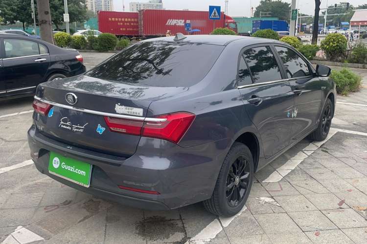Used BYD Qin 2019 1.5L Manual Luxury Version Exterior 3