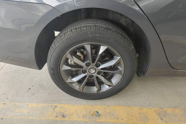 Used BYD Qin 2019 1.5L Automatic Luxury Model Exterior 5
