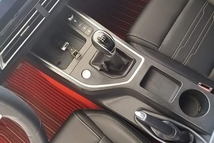 Used BYD Qin 2019 1.5L Manual Luxury Version Gear Lever