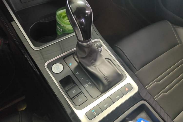 Used BYD Qin 2019 1.5L Automatic Luxury Model Gear Lever