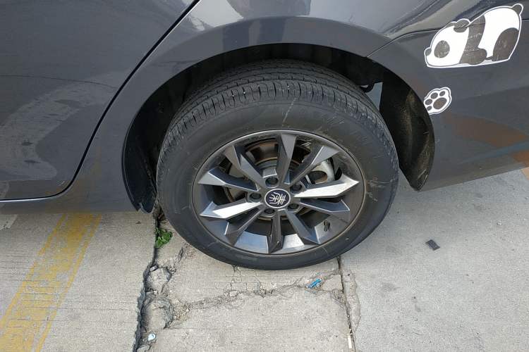 Used BYD Qin 2019 1.5L Automatic Luxury Model Left Rear Wheel Hub