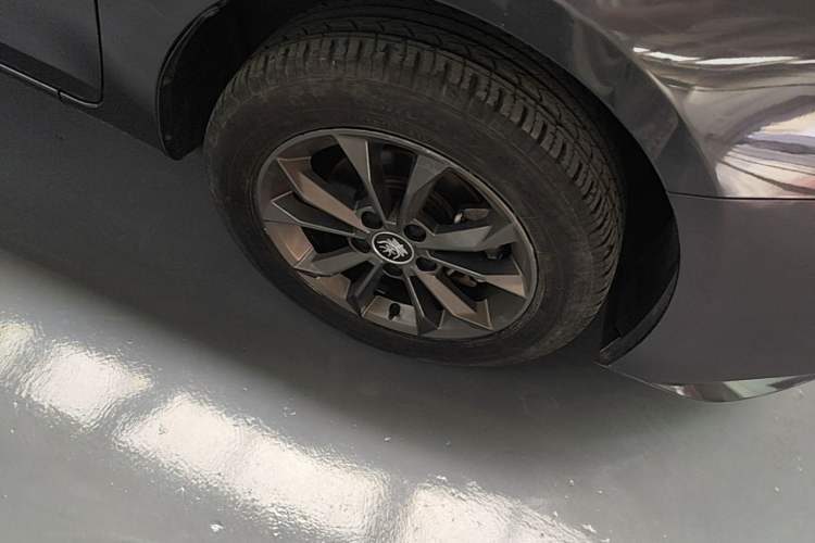 Used BYD Qin 2019 1.5L Manual Luxury Version Right Front Wheel Hub