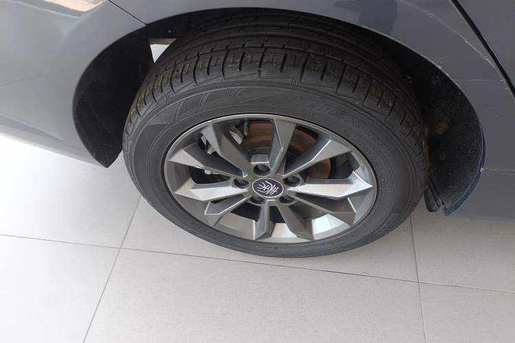 Used BYD Qin 2019 1.5L Manual Luxury Version Right Rear Wheel Hub