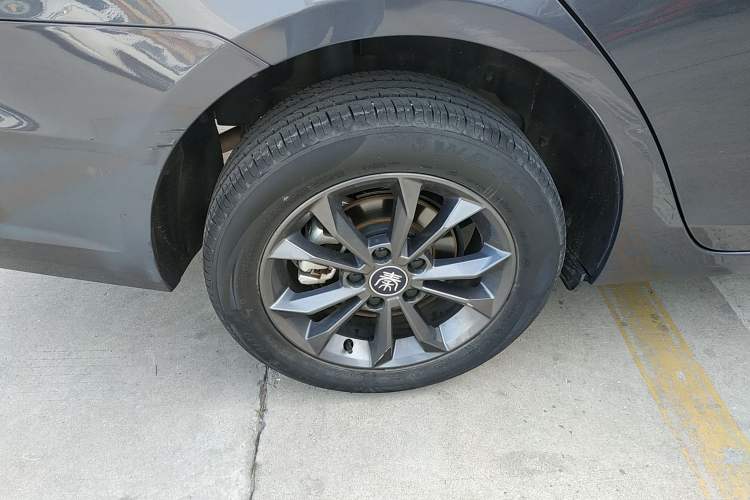 Used BYD Qin 2019 1.5L Automatic Luxury Model Right Rear Wheel Hub