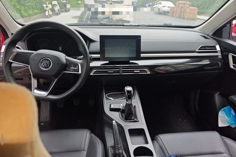 Used BYD Qin 2019 1.5L Manual Luxury Version Center Console