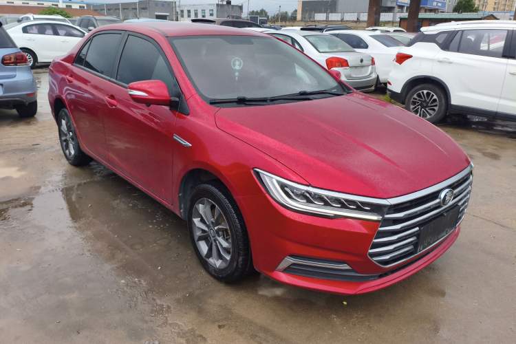 Used BYD Qin 2019 1.5L Automatic Luxury Model Front Right 45 Deg
