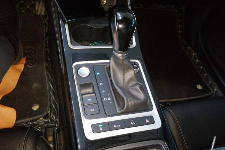 Used BYD Qin 2019 1.5L Automatic Luxury Model Gear Lever