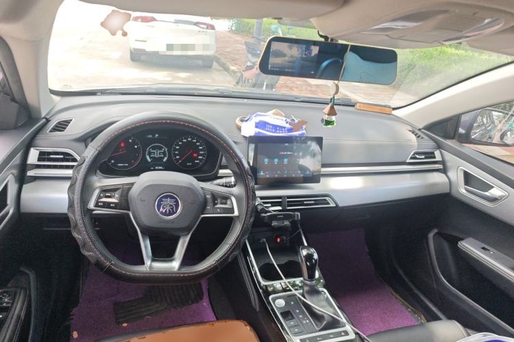 Used BYD Qin 2019 1.5L Automatic Luxury Model Center Console