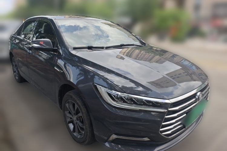 Used BYD Qin 2019 1.5L Automatic Luxury Model Front Right 45 Deg