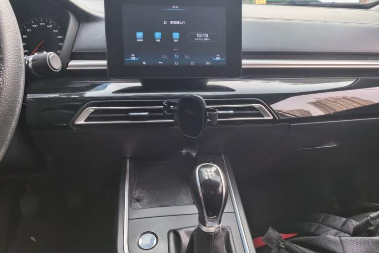 Used BYD Qin 2019 1.5L Manual Luxury Version Audio And AC Panel