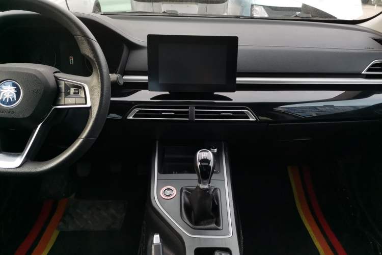 Used BYD Qin 2019 1.5L Manual Luxury Version Audio And AC Panel