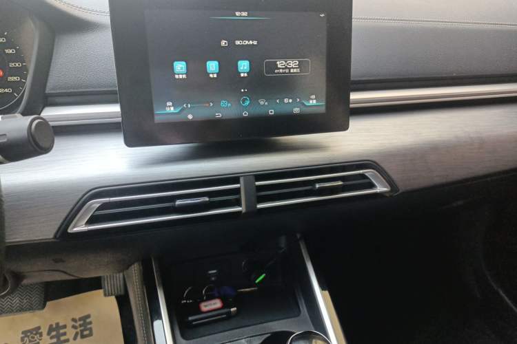 Used BYD Qin 2019 1.5L Automatic Luxury Model Audio And AC Panel