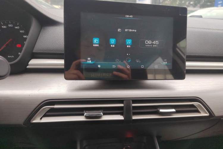 Used BYD Qin 2019 1.5L Automatic Luxury Model Audio And AC Panel