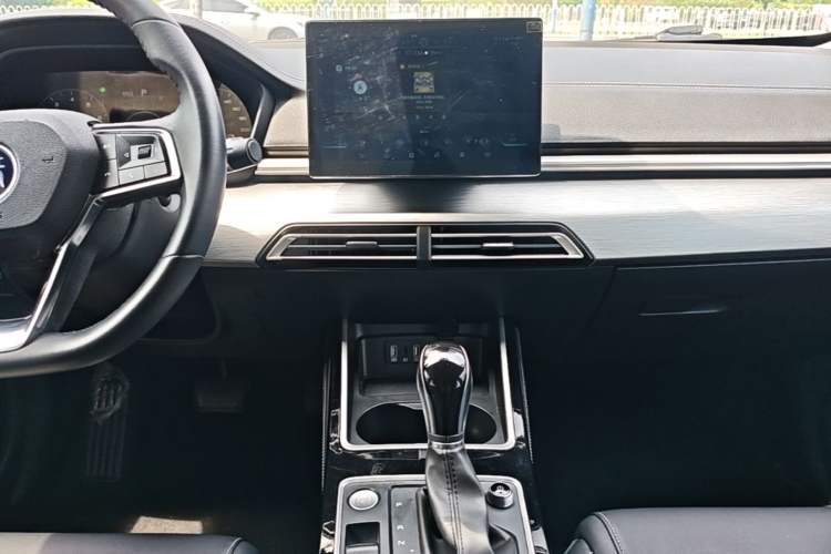 Used BYD Qin 2019 1.5L Automatic Prestige Model Audio And AC Panel