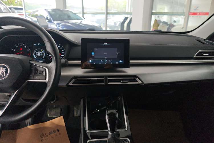 Used BYD Qin 2019 1.5L Automatic Luxury Model Audio And AC Panel