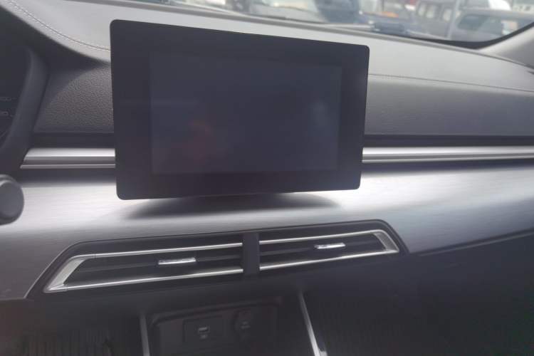 Used BYD Qin 2019 1.5L Automatic Luxury Model Audio And AC Panel
