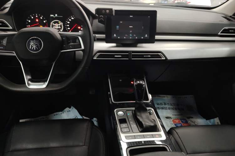 Used BYD Qin 2019 1.5L Automatic Luxury Model Audio And AC Panel