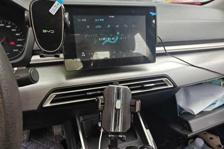 Used BYD Qin 2019 1.5L Automatic Luxury Model Audio And AC Panel