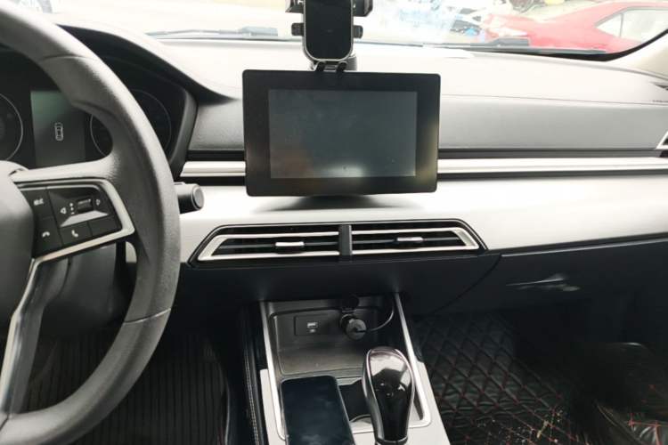 Used BYD Qin 2019 1.5L Automatic Luxury Model Audio And AC Panel