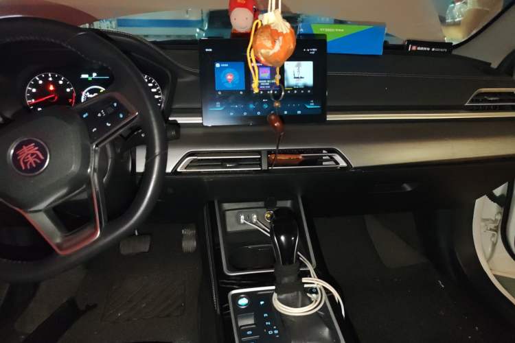 Used BYD Qin 2019 1.5L Automatic Luxury Model Audio And AC Panel