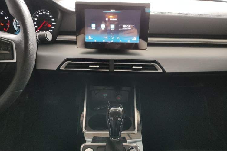 Used BYD Qin 2019 1.5L Automatic Luxury Model Audio And AC Panel