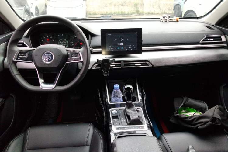 Used BYD Qin 2019 1.5L Automatic Luxury Model Center Console