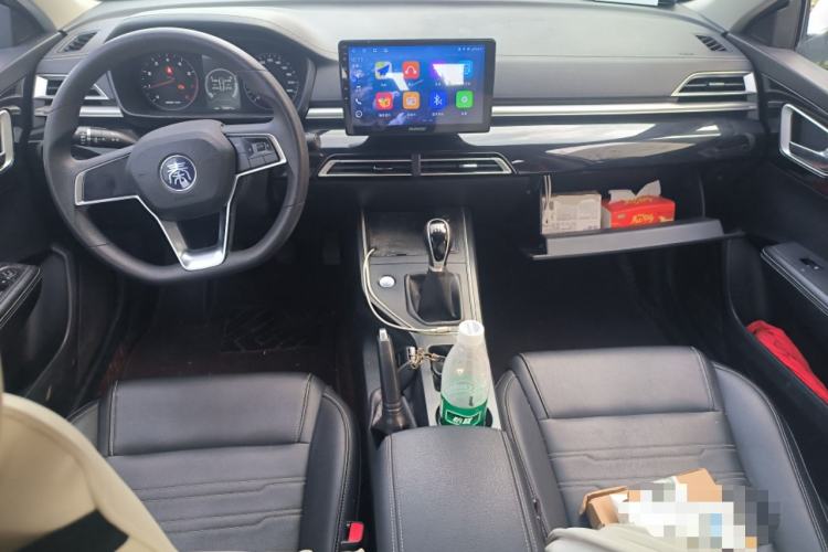 Used BYD Qin 2019 1.5L Manual Comfort Version Center Console