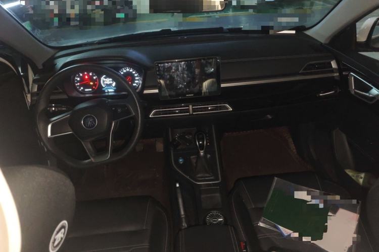 Used BYD Qin 2019 1.5L Manual Comfort Version Center Console
