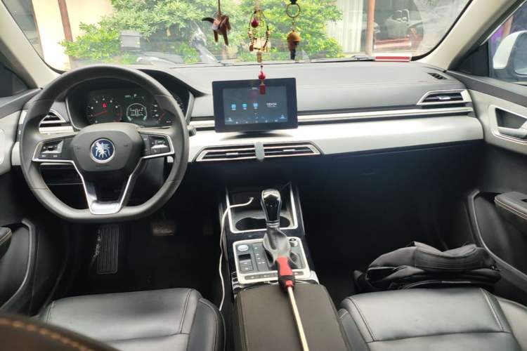 Used BYD Qin 2019 1.5L Automatic Luxury Model Center Console